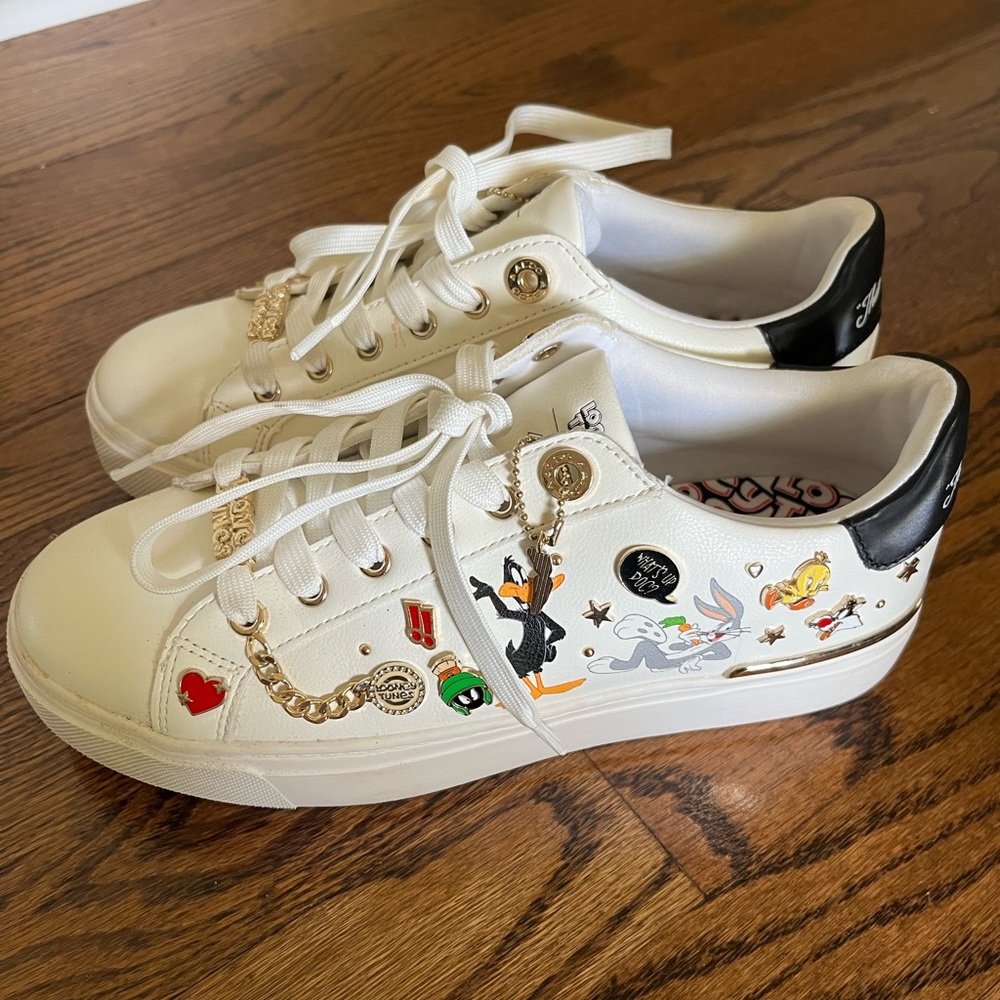 Aldo Women’s Looney Tunes White Sneakers Sz 7
